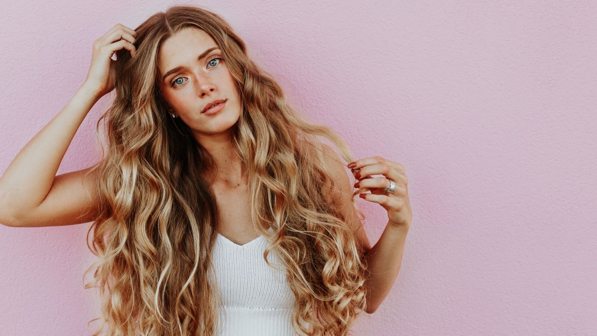 15 Curly Hair Styling Tips for Luscious Locks - Stonegirl