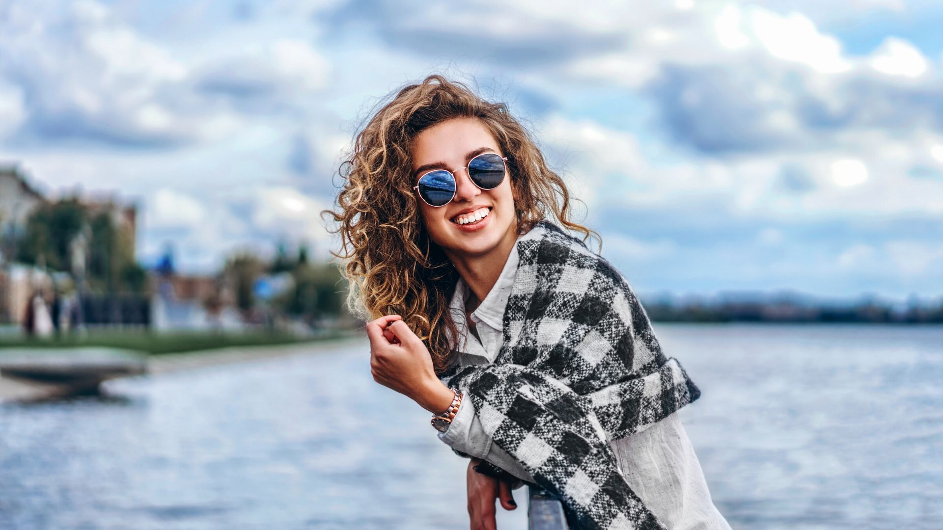 curly hair styling 