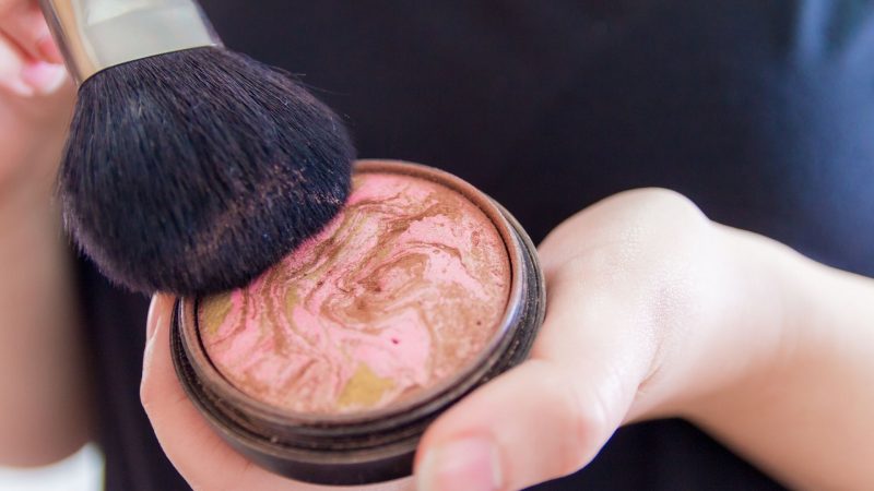 how to apply bronzer