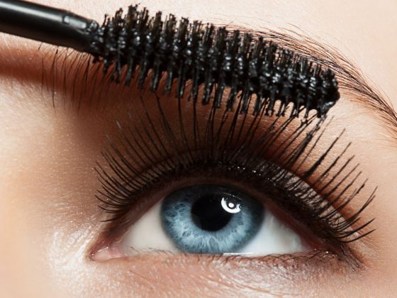 how to apply false eyelashes