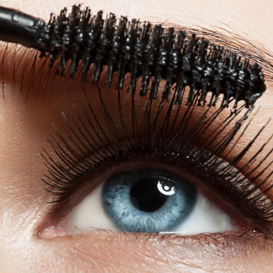 how to apply false eyelashes